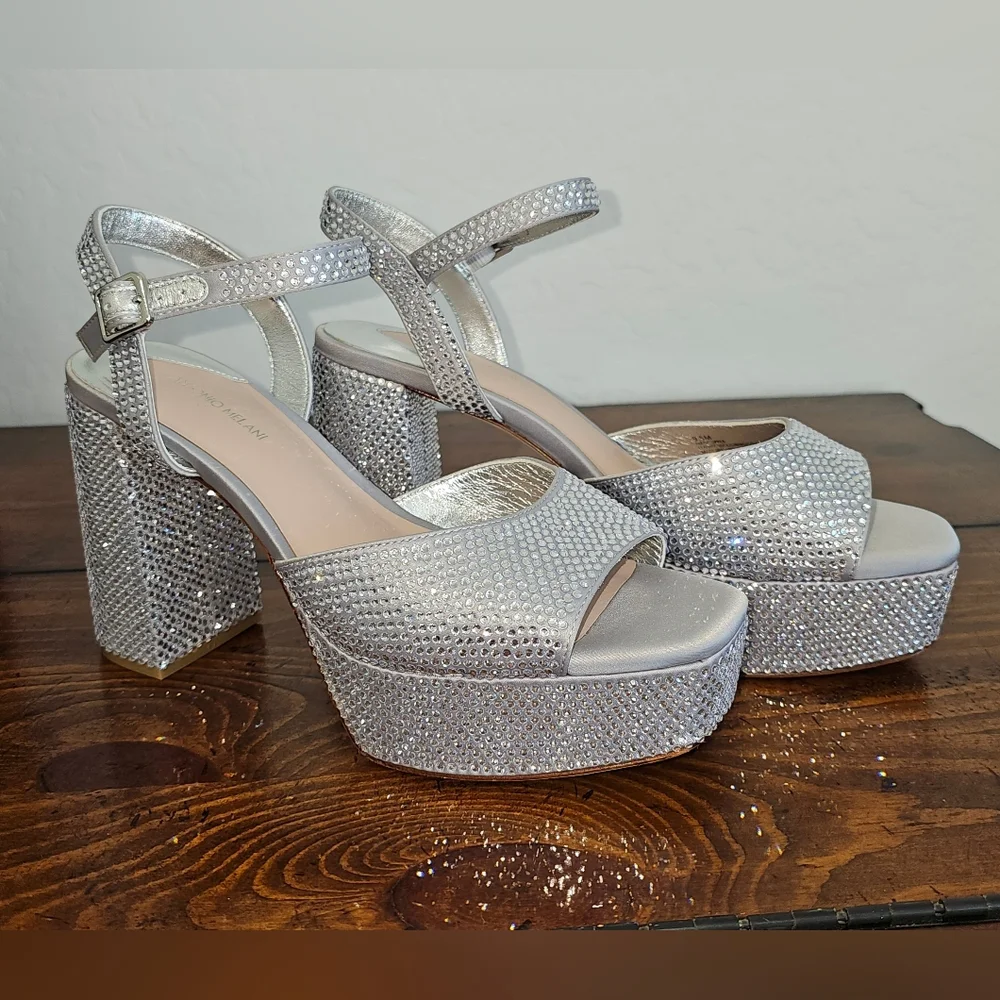 NWOB ANTONIO MELANI Silver Shimmer Rhinestone Platform Heels. Women's Size 9.5